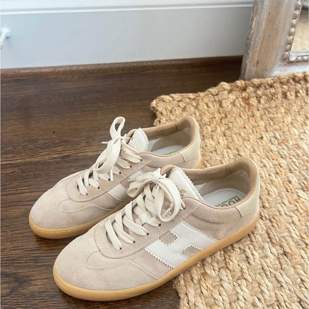 Hogan Tan and White Sneakers Minimalist Design